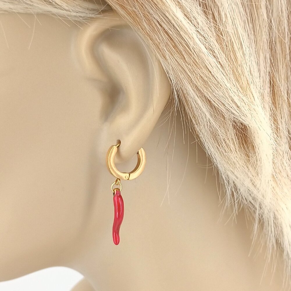 Red Chili Peppers Italian Horn Gold Stainless 19mm Huggie Earrings Pair 3704